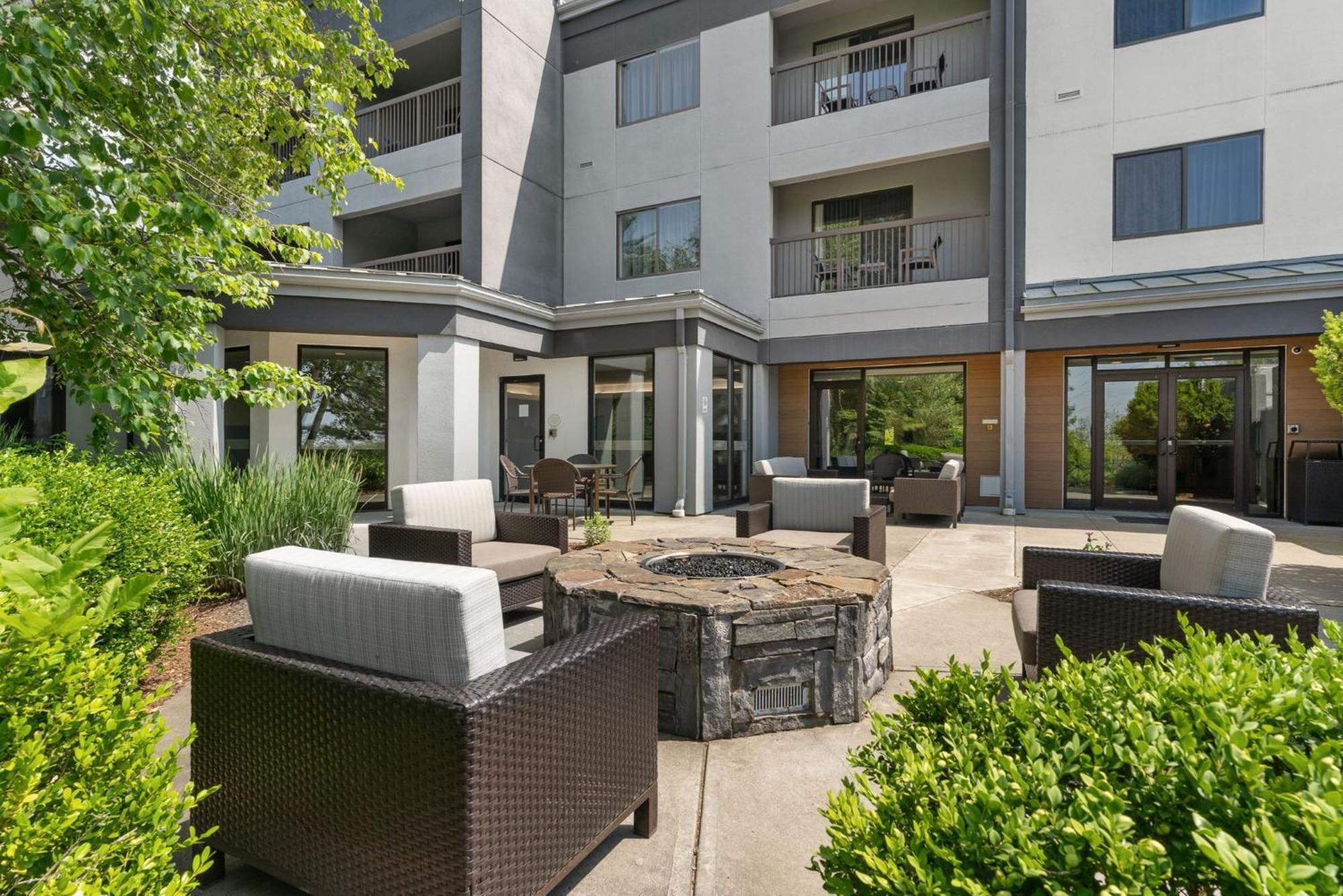 Courtyard Burlington Williston Hotel Luaran gambar