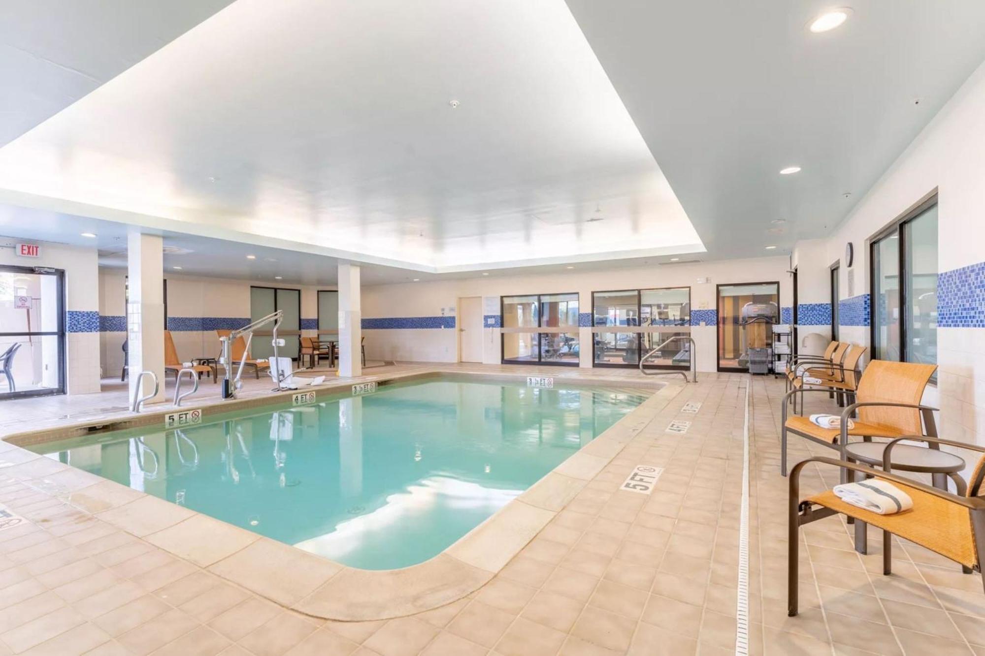 Courtyard Burlington Williston Hotel Luaran gambar