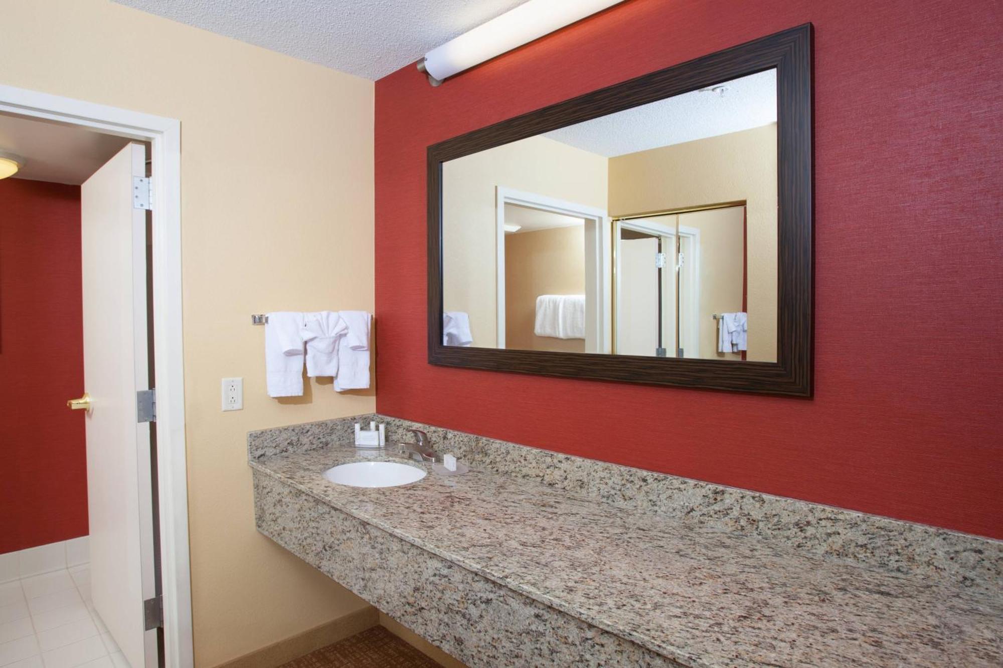 Courtyard Burlington Williston Hotel Luaran gambar